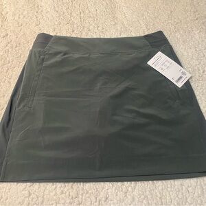 Athleta Women's Skort with built in shorts. size 10. New w/ tag.